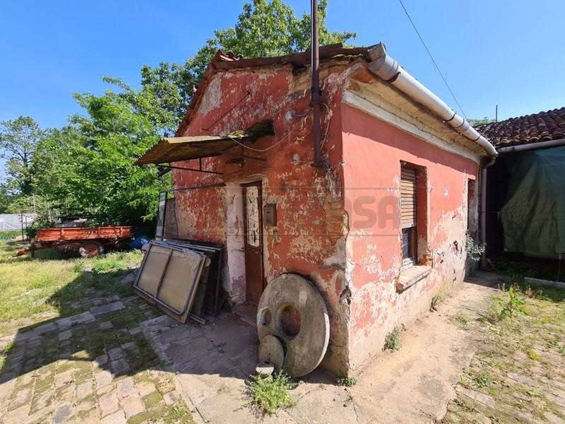 Rustico in Vendita a Sesto ed Uniti, 55'000&euro;, 140 m²