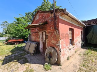 Rustico in Vendita a Sesto ed Uniti, 55'000&euro;, 140 m²