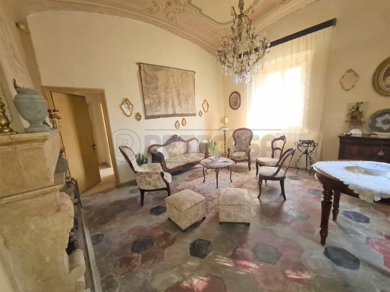 Villa in Vendita a Cremona, 1100 m²