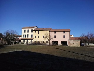 Casale in Vendita a Castelnuovo Bormida, 300'000€, 1000 m²