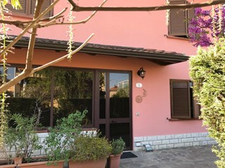 Casa Indipendente in Vendita a San Giovanni in Persiceto, zona Adiacente coop , 730'000€, 300 m², arredato