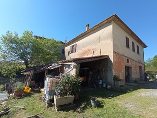 Casa Indipendente in Vendita a Lajatico, 90'000€, 180 m²