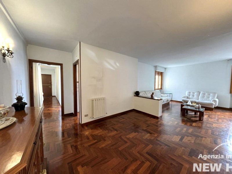 Appartamento in Vendita a Pisa, 240'000€, 115 m²