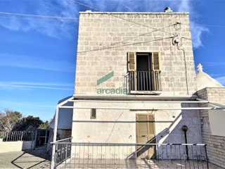 Casale in Vendita a Monopoli, zona Gorgofreddo, 275'000€, 215 m²