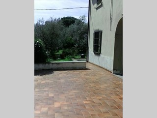Villa in Vendita a Vinci, zona Sant'Ansano, 325'000€, 200 m², con Box