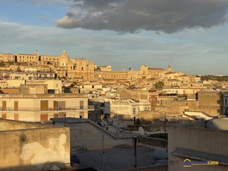 Appartamento in Vendita a Noto, 120'000€, 140 m²