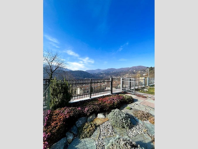 Bilocale in Vendita a Alta Valle Intelvi, 94'000&euro;, 40 m², arredato