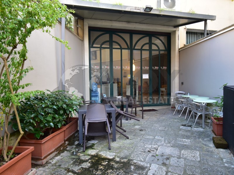 Immobile commerciale in Vendita a Nardò, 480'000€, 395 m²