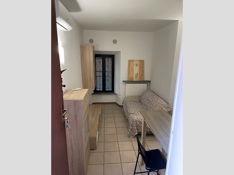 Bilocale in Affitto a Pavia, zona Centro, 450€, 40 m², arredato