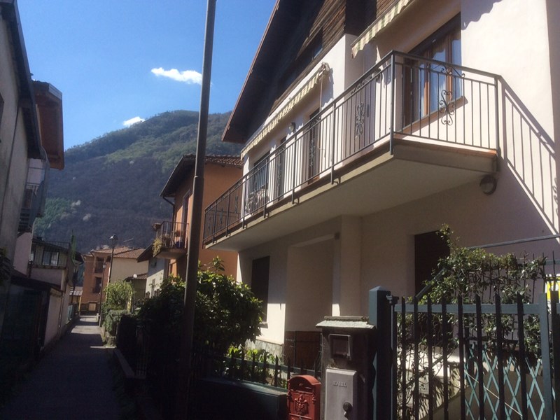 Appartamento in Vendita a Dongo, 213'000€, 200 m²