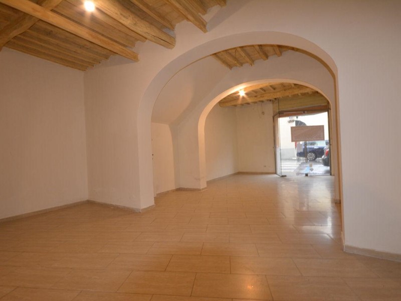 Immobile commerciale in Vendita a Lucca, 135'000€, 80 m²