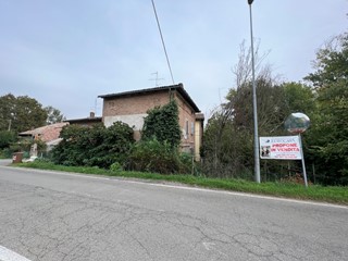 Casa Indipendente in Vendita a Crevalcore, 209'000€, 350 m²