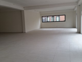 Capannone in Affitto a Lucca, zona Sant'Anna, 4'200€, 420 m²