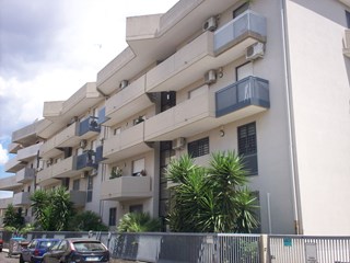 Trilocale in Vendita a Capurso, zona via san carlo, 13/b, 135'000€, 80 m²