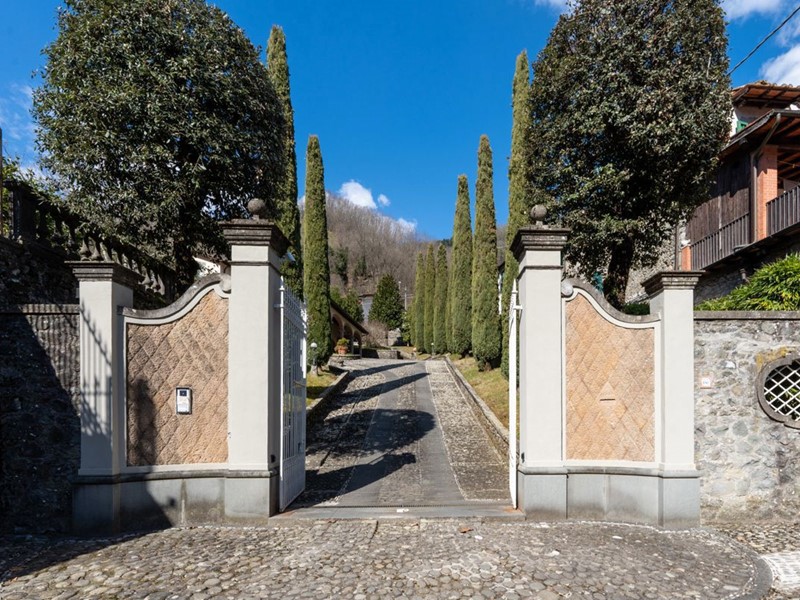 Villa in Vendita a Lucca, 1'350'000€, 870 m²