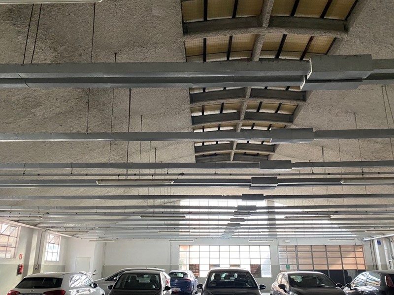 Capannone in Vendita a Como, 430'000€, 600 m²