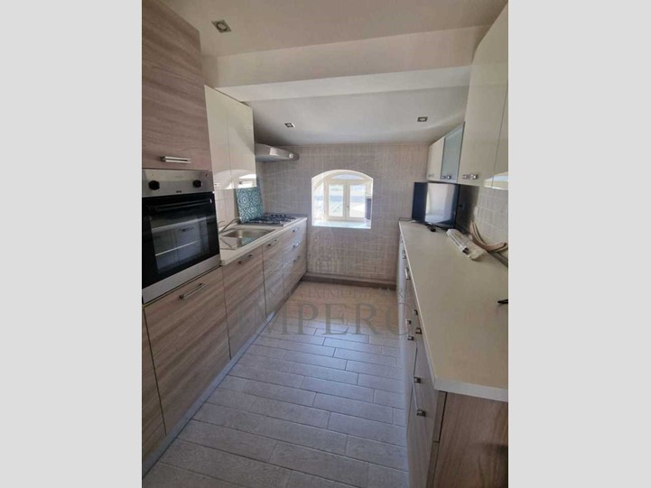 Bilocale in Vendita a Dolceacqua, 127'000€, 45 m², arredato