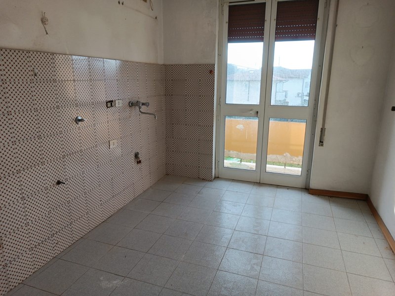 Quadrilocale in Vendita a Porcari, 89'000€, 90 m², con Box