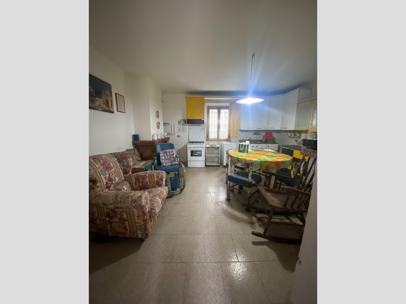 Casa Indipendente in Vendita a Montecarlo, 120'000€, 85 m²