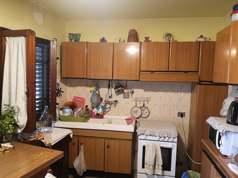 Casa Indipendente in Vendita a Lucca, zona S.CASSIANO A VICO, 99'000€, 85 m², con Box