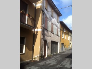 Casa Indipendente in Vendita a Sorisole, zona centro storico, 65'000€, 600 m²