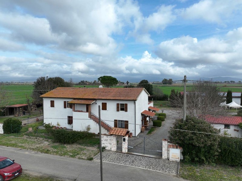 Villa in Vendita a Grosseto, 690'000€, 365 m²