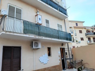 Casa Semi Indipendente in Vendita a Siracusa, 140'000&euro;, 100 m², arredato