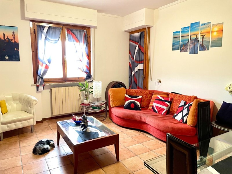 Appartamento in Vendita a Siena, zona Taverne D'arbia, 168'000€, 96 m², con Box