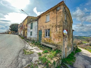 Casa Indipendente in Vendita a Cupramontana, 26'000€, 