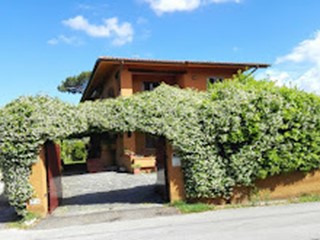 Casa Indipendente in Affitto a Forte dei Marmi, 6'000€, 230 m², arredato