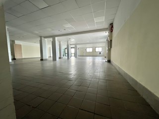 Immobile commerciale in Affitto a Pietrasanta, zona pietrasanta, 3'500€, 400 m²