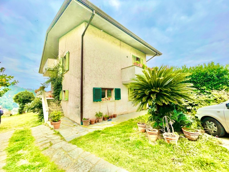 Casa Indipendente in Vendita a Montignoso, 339'000€, 120 m²