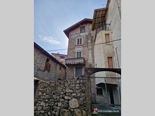 Casa Semi Indipendente in Vendita a Cerveno, 38'000€, 130 m²