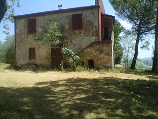 Casa di corte in Vendita a Peccioli, zona Legoli, 155'000€, 300 m²