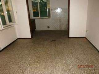 Quadrilocale in Vendita a Calcinaia, zona Fornacette, 145'000€, 95 m², con Box