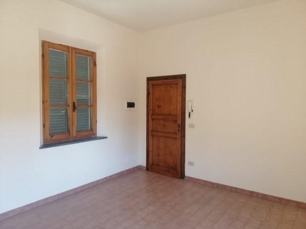 Ufficio in Affitto a Bientina, 450€, 47 m²
