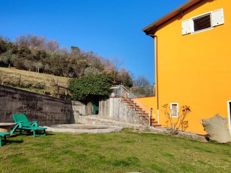 Casa Semi Indipendente in Vendita a Lucca, zona San Michele di Moriano, 290'000€, 150 m², con Box