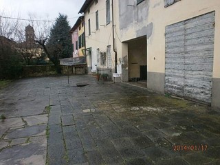 Casa Indipendente in Vendita a Lucca, zona San Filippo, 350'000€, 300 m², con Box