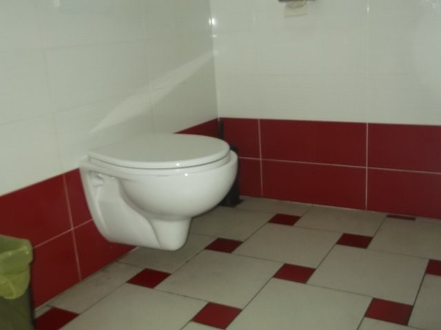 Attività commerciale in Vendita a Cascina, 150'000€, 170 m²