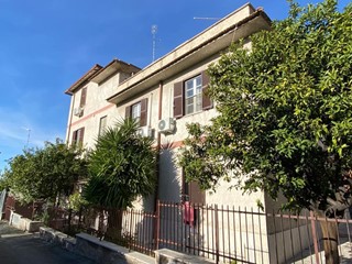 Quadrilocale in Vendita a Tivoli, zona Villa Adriana, 169'000€, 125 m²