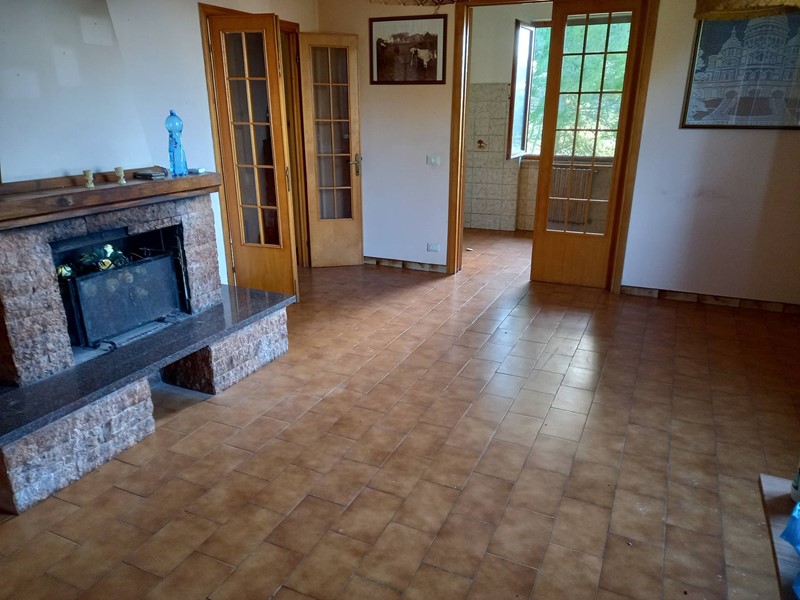 Casa Indipendente in Vendita a Santa Luce, zona Pieve Santa Luce, 290'000€, 360 m²