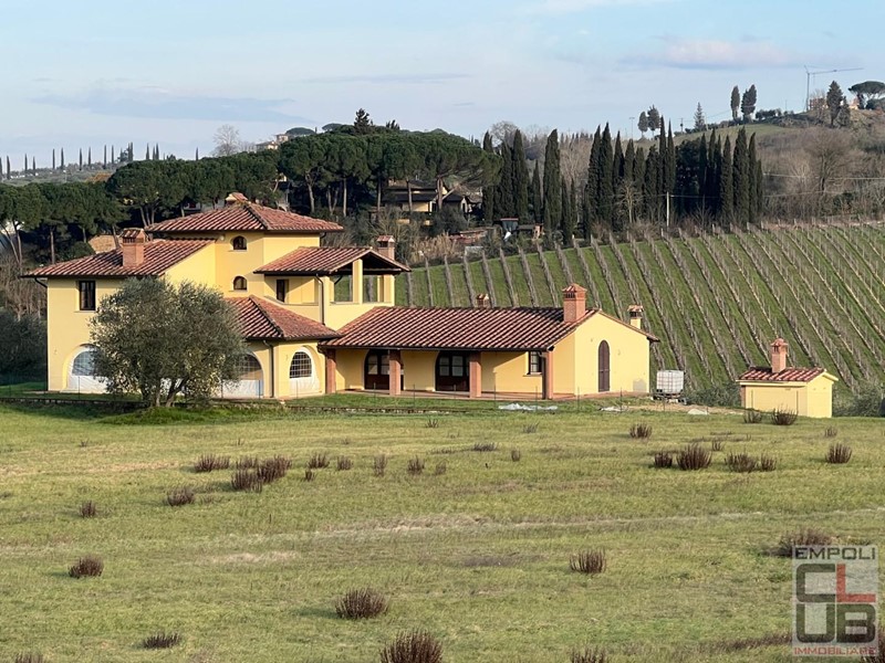 Casale in Vendita a San Miniato, 1'500'000€, 400 m², con Box