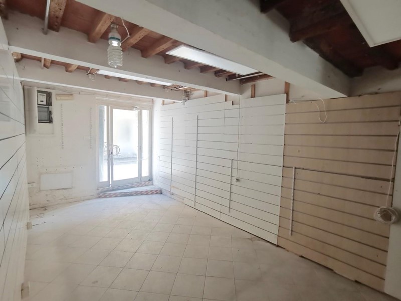Immobile commerciale in Affitto a Pisa, 550€, 38 m²