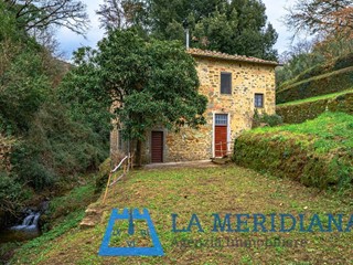 Casa Indipendente in Vendita a Lamporecchio, 210'000€, 100 m²