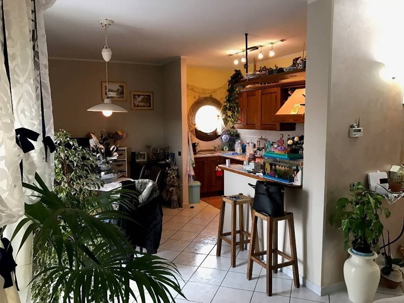 Appartamento in Vendita a Gambassi Terme, 185'000€, 112 m², con Box