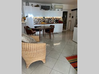 Trilocale in Vendita a Bordighera, 310'000€, 60 m², arredato