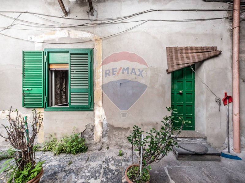 Casa Semi Indipendente in Vendita a Catania, zona Zona centro, 38'000€, 62 m²
