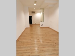 Attività commerciale in Affitto a Firenze, zona gioberti, 1'000€, 38 m², arredato