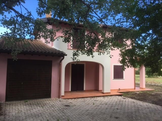Villa bifamiliare in Vendita a Capannori, zona Lammari, 360'000€, 140 m², con Box
