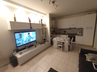 Bilocale in Vendita a Santa Maria a Monte, zona Ponticelli, 92'000€, 50 m², con Box